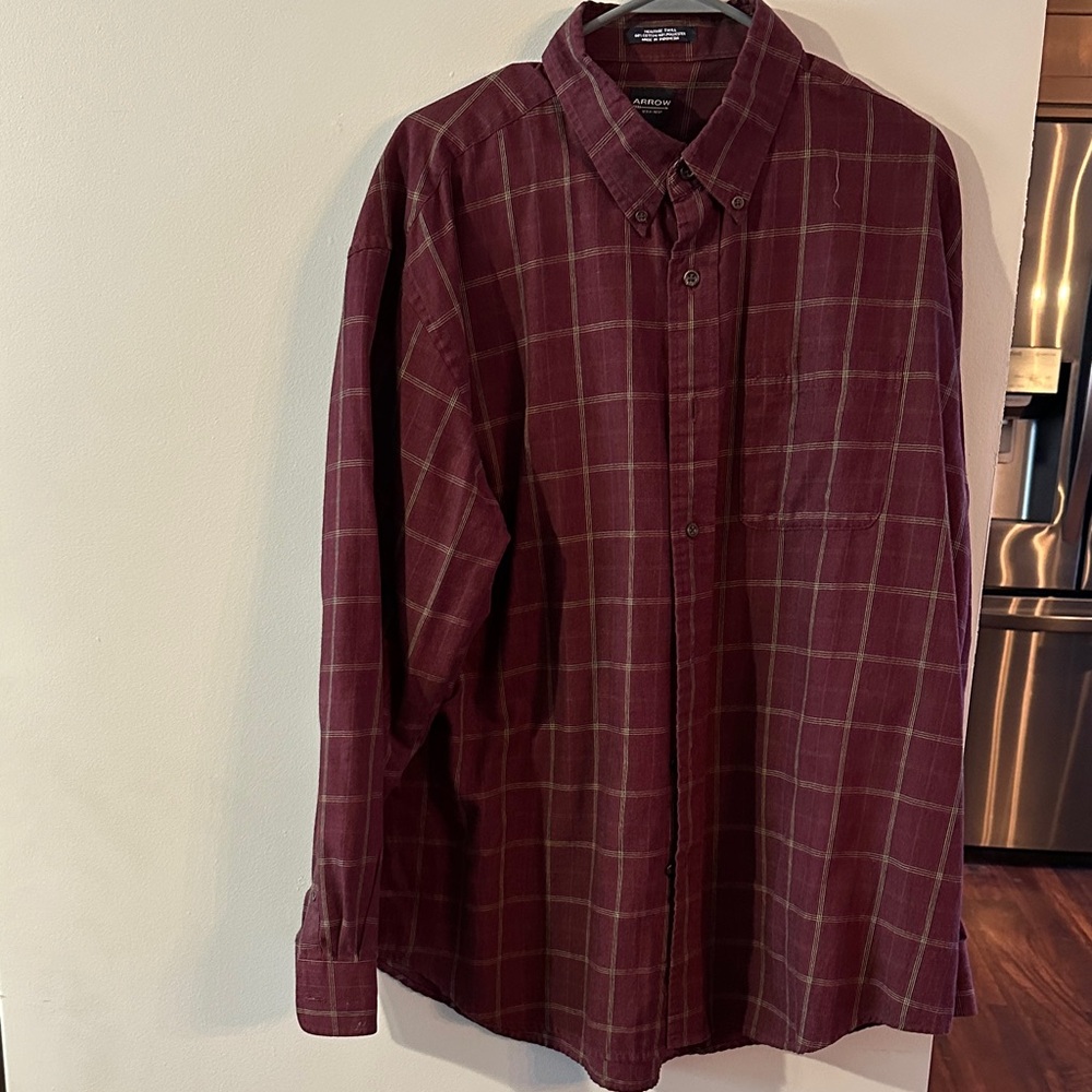 Arrow long sleeve button down, good condition, burgundy in color with pattern
